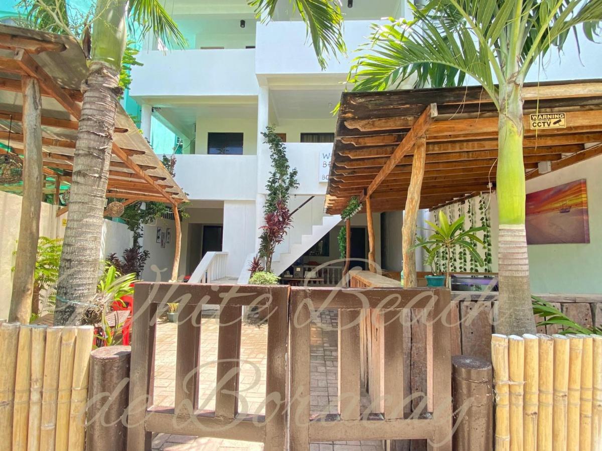 Hotel Whitebeach De Boracay Station 1 2*