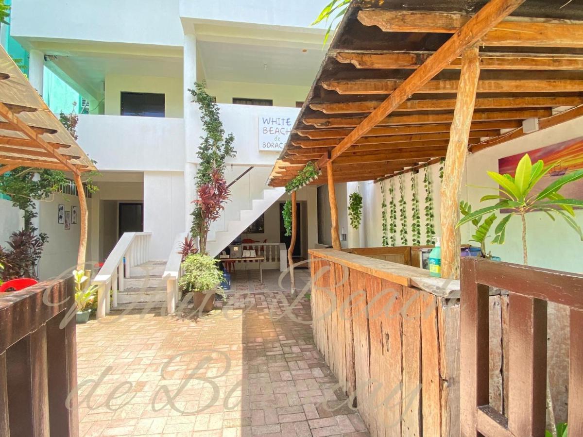 Hotel Whitebeach De Boracay Station 1 2*